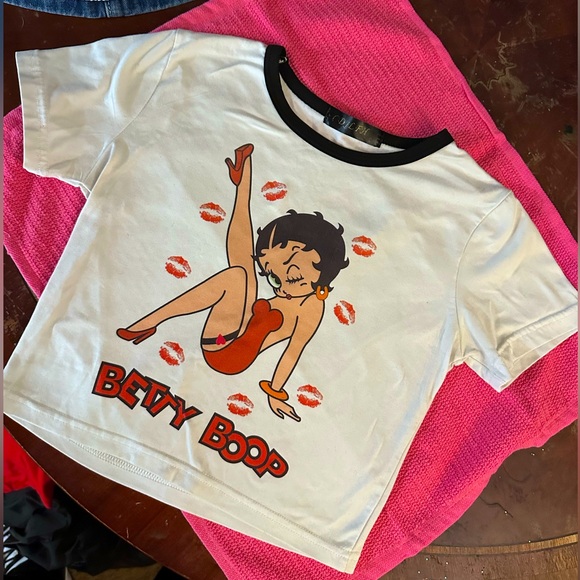 Size Small Betty Boop Crop top. Like New* - Picture 4 of 6